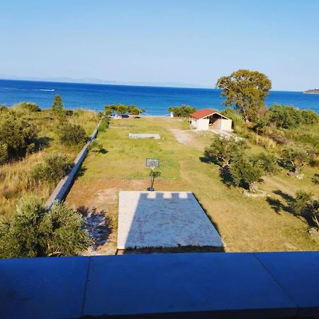 Mani Kamares Beach House Gythio Exterior photo