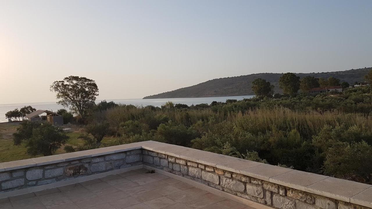 Mani Kamares Beach House Gythio Exterior photo