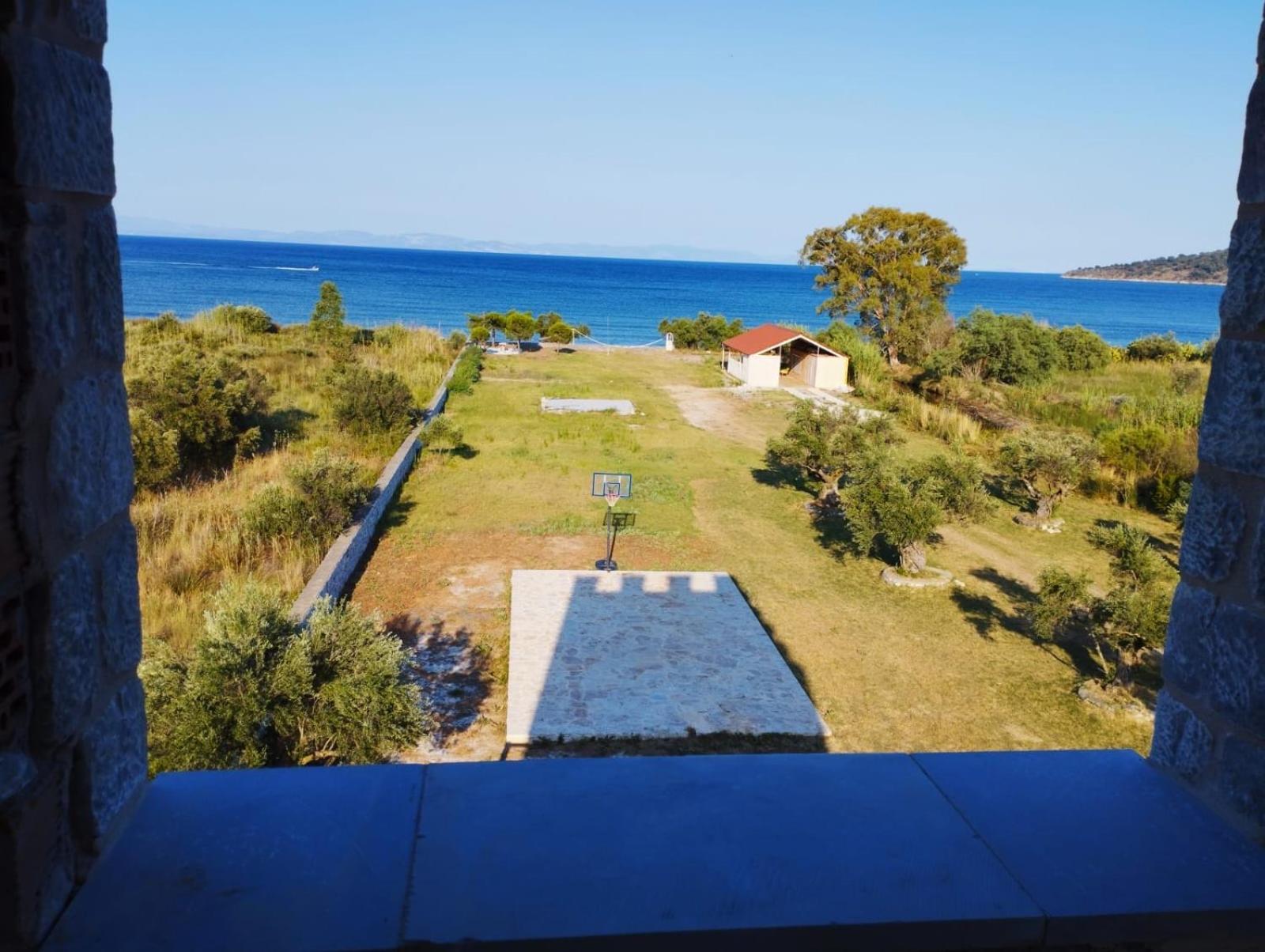 Mani Kamares Beach House Gythio Exterior photo