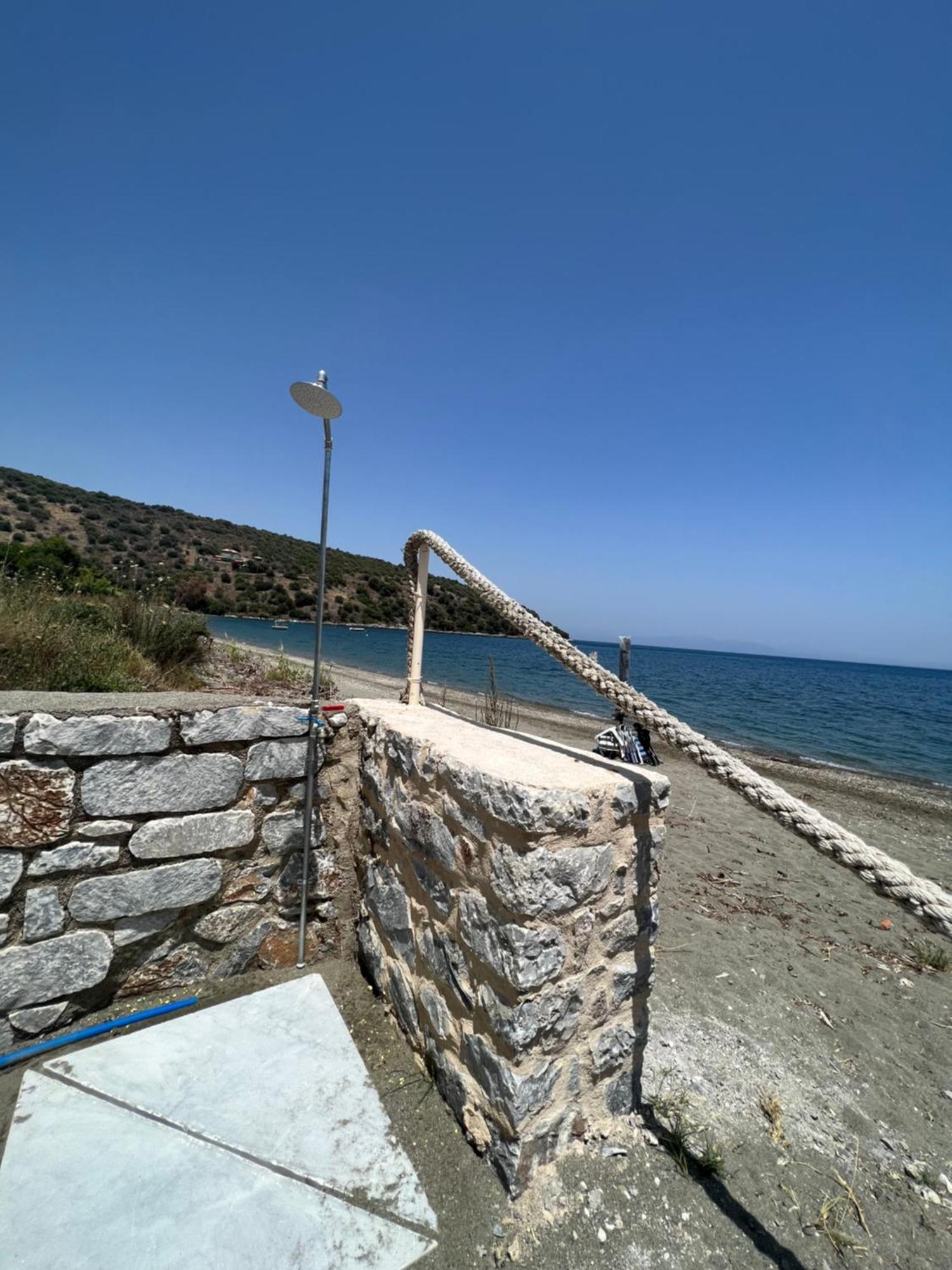Mani Kamares Beach House Gythio Exterior photo